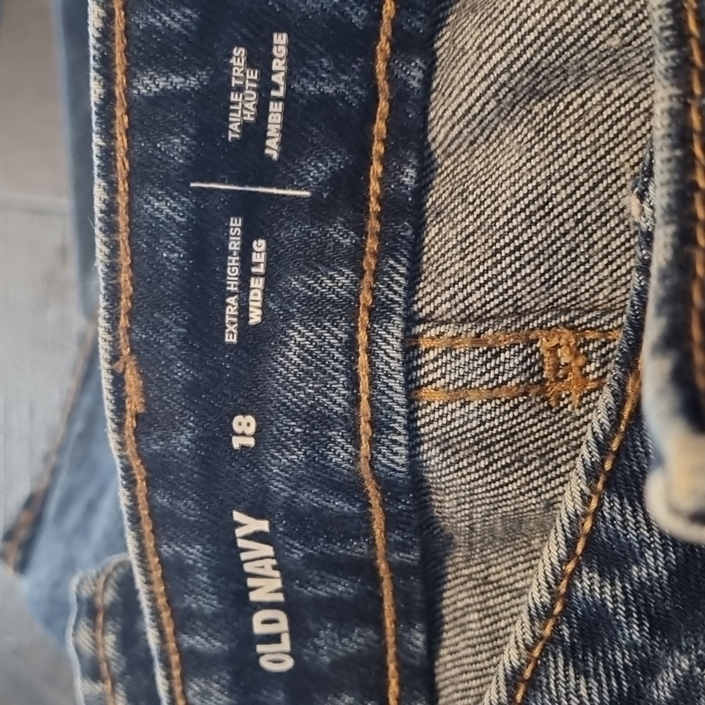 Ladies plus size denim.  OLD NAVY Size 18 wide leg